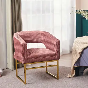 Современный бархатный акцентный стул с подлокотниками Удобное мягкое кресло-бочка с полой спинкой Односпальный диван с золотым металлическим основанием