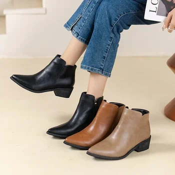 Осенние новые женские ботильоны 2023 Модные туфли на массивном каблуке с перистым носком для женщин Большие размеры Боковая молния Женские ботинки челси
